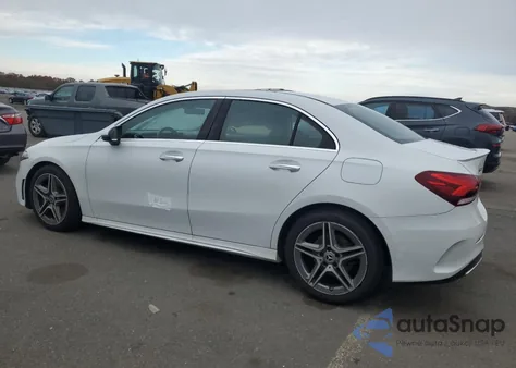 2019 Mercedes-Benz A 220 4Matic z USA, uszkodzony, nr VIN WDD3G4FB6KW019702